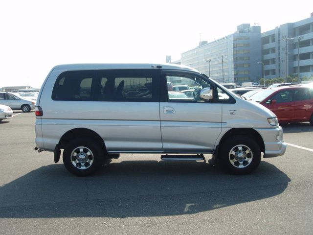 2002 Mitsubishi Delica