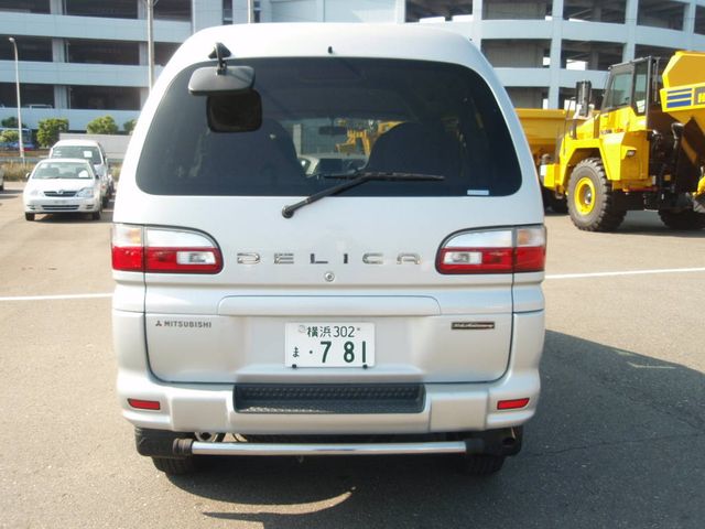 2002 Mitsubishi Delica