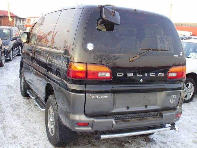 2002 Mitsubishi Delica