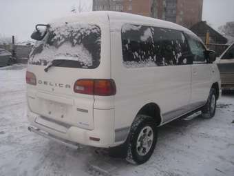 2002 Mitsubishi Delica Wallpapers