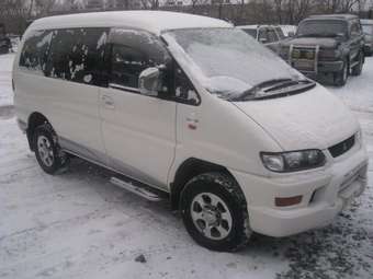 2002 Mitsubishi Delica Images