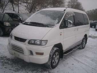 2002 Mitsubishi Delica Pics