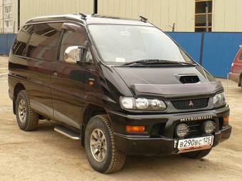 2002 Mitsubishi Delica Images