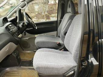 2002 Mitsubishi Delica Photos