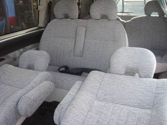 2002 Mitsubishi Delica Photos