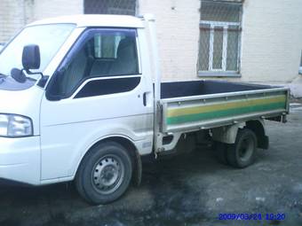 2002 Mitsubishi Delica Photos