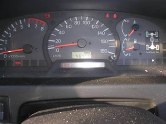 2002 Mitsubishi Delica Pictures