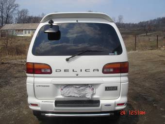 2002 Mitsubishi Delica Pics