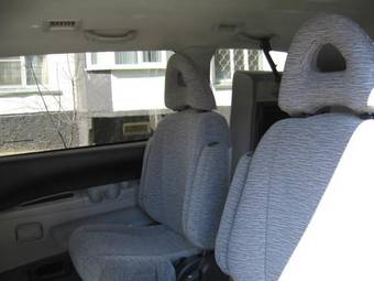 2002 Mitsubishi Delica Photos