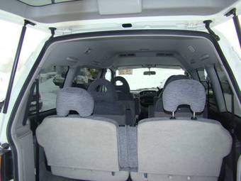 2002 Mitsubishi Delica Pictures