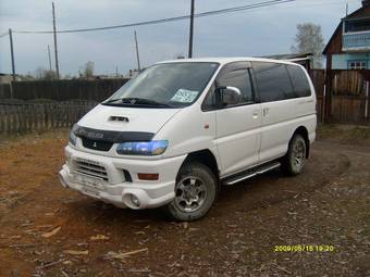 2002 Mitsubishi Delica Pics