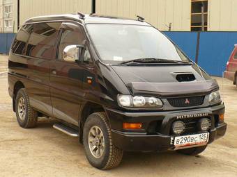 2002 Mitsubishi Delica For Sale