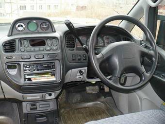 2002 Mitsubishi Delica Pics