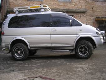 2002 Mitsubishi Delica Pics