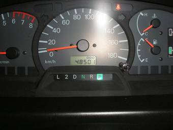 2002 Mitsubishi Delica Pictures