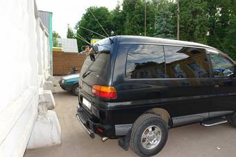 2002 Mitsubishi Delica Photos