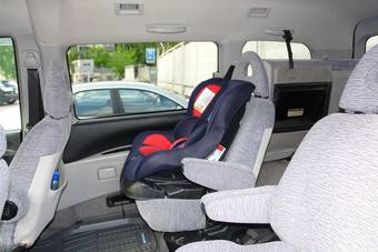 2002 Mitsubishi Delica Images