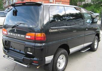 2002 Mitsubishi Delica Wallpapers