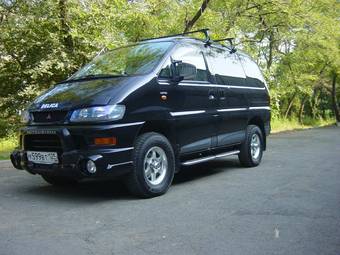 2002 Mitsubishi Delica Wallpapers