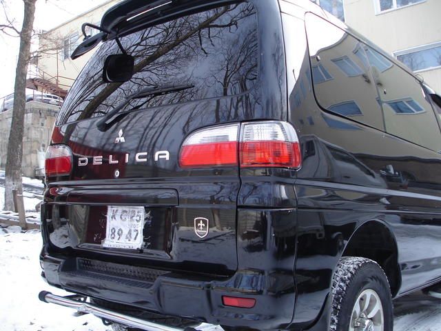 2003 Mitsubishi Delica