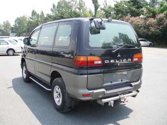 2003 Mitsubishi Delica Pictures
