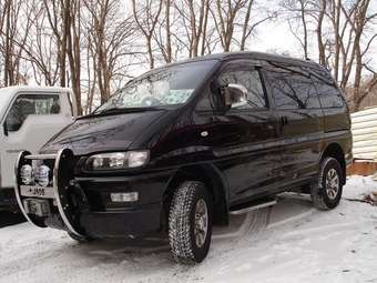 2003 Mitsubishi Delica Images