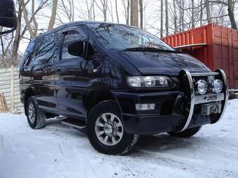 2003 Mitsubishi Delica Pics