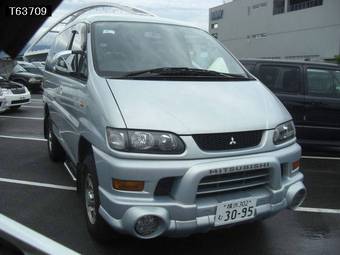 2003 Mitsubishi Delica Pictures