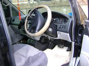 2003 Mitsubishi Delica Pics
