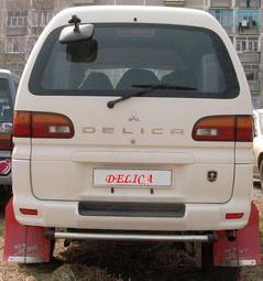 2003 Mitsubishi Delica Pictures