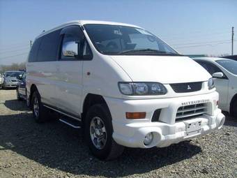 2003 Mitsubishi Delica Images