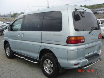 2003 Mitsubishi Delica Photos