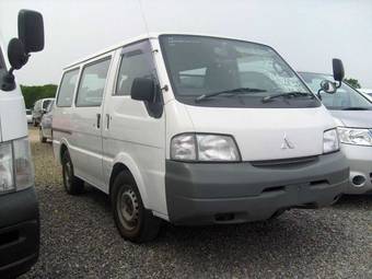 2003 Mitsubishi Delica Pictures