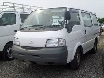 2003 Mitsubishi Delica Pics