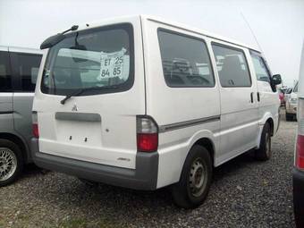 2003 Mitsubishi Delica Pictures