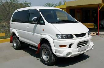 2003 Mitsubishi Delica Wallpapers