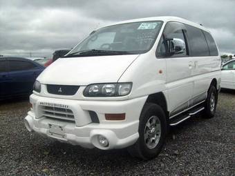 2003 Mitsubishi Delica Pics