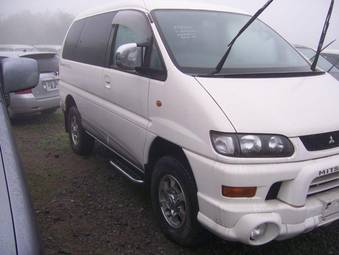 2003 Mitsubishi Delica Pics