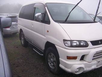 2003 Mitsubishi Delica Pics