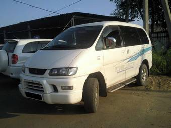 2003 Mitsubishi Delica