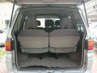 2003 Mitsubishi Delica Pictures