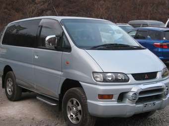 2004 Mitsubishi Delica Wallpapers