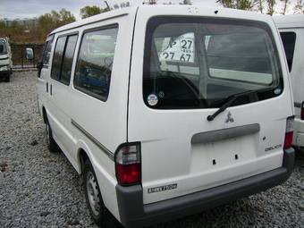 2004 Mitsubishi Delica Photos