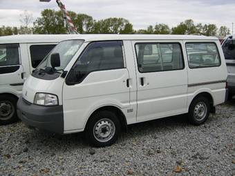 2004 Mitsubishi Delica Photos