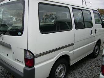 2004 Mitsubishi Delica Pictures