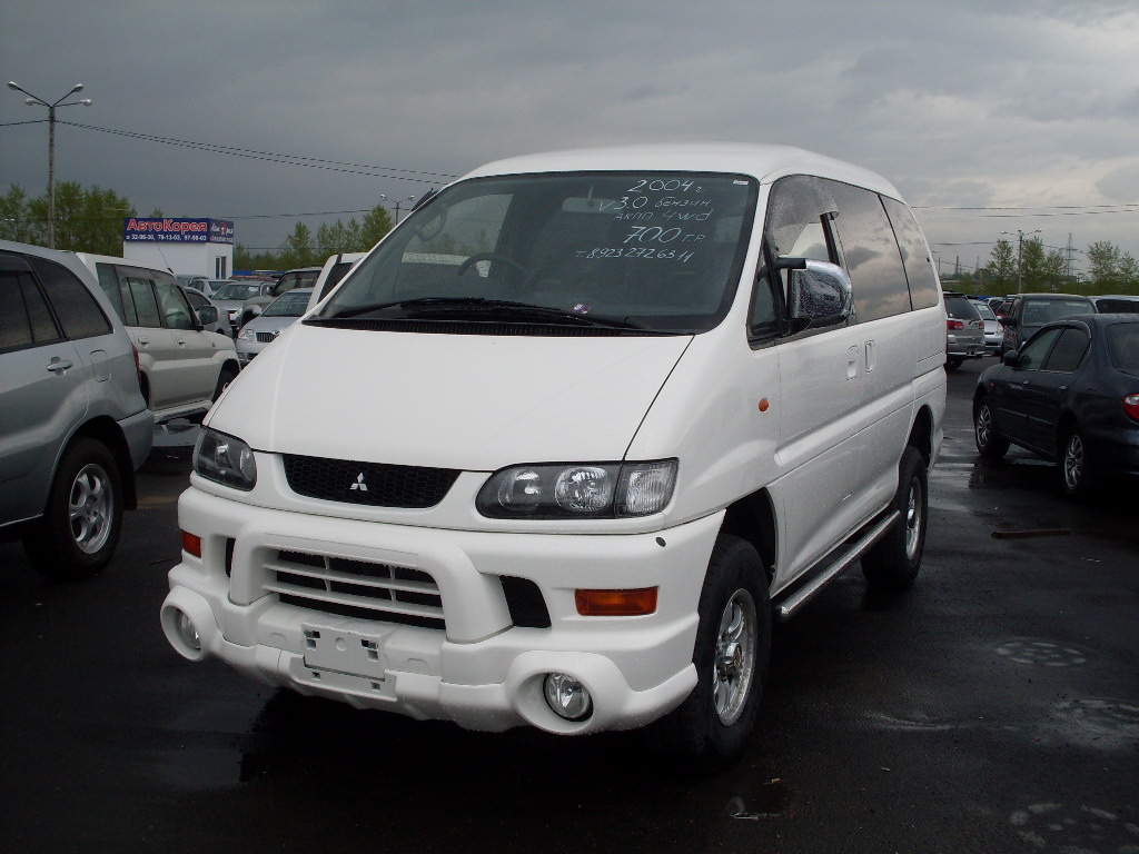 2004 Mitsubishi Delica