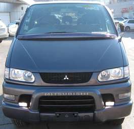 2005 Mitsubishi Delica Pictures