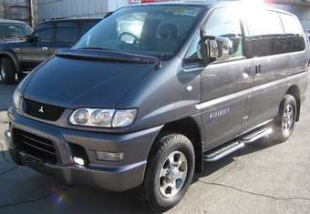 2005 Mitsubishi Delica Pics