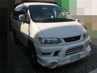 2005 Mitsubishi Delica Pics