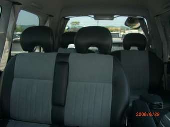 2005 Mitsubishi Delica Photos